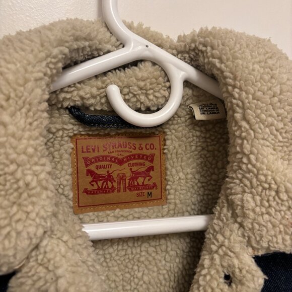 Levis Womens Sherpa Lined Trucker Jacket - Picture 2 of 7